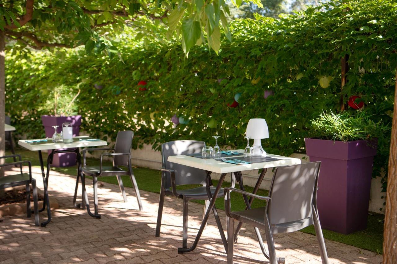 Kyriad Hotel Lyon Живор Екстериор снимка