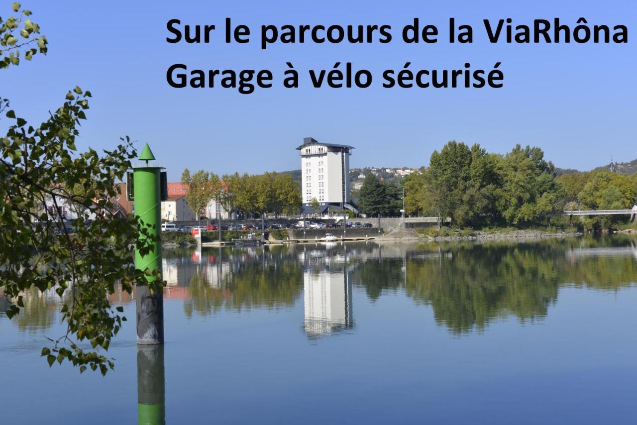 Kyriad Hotel Lyon Живор Екстериор снимка