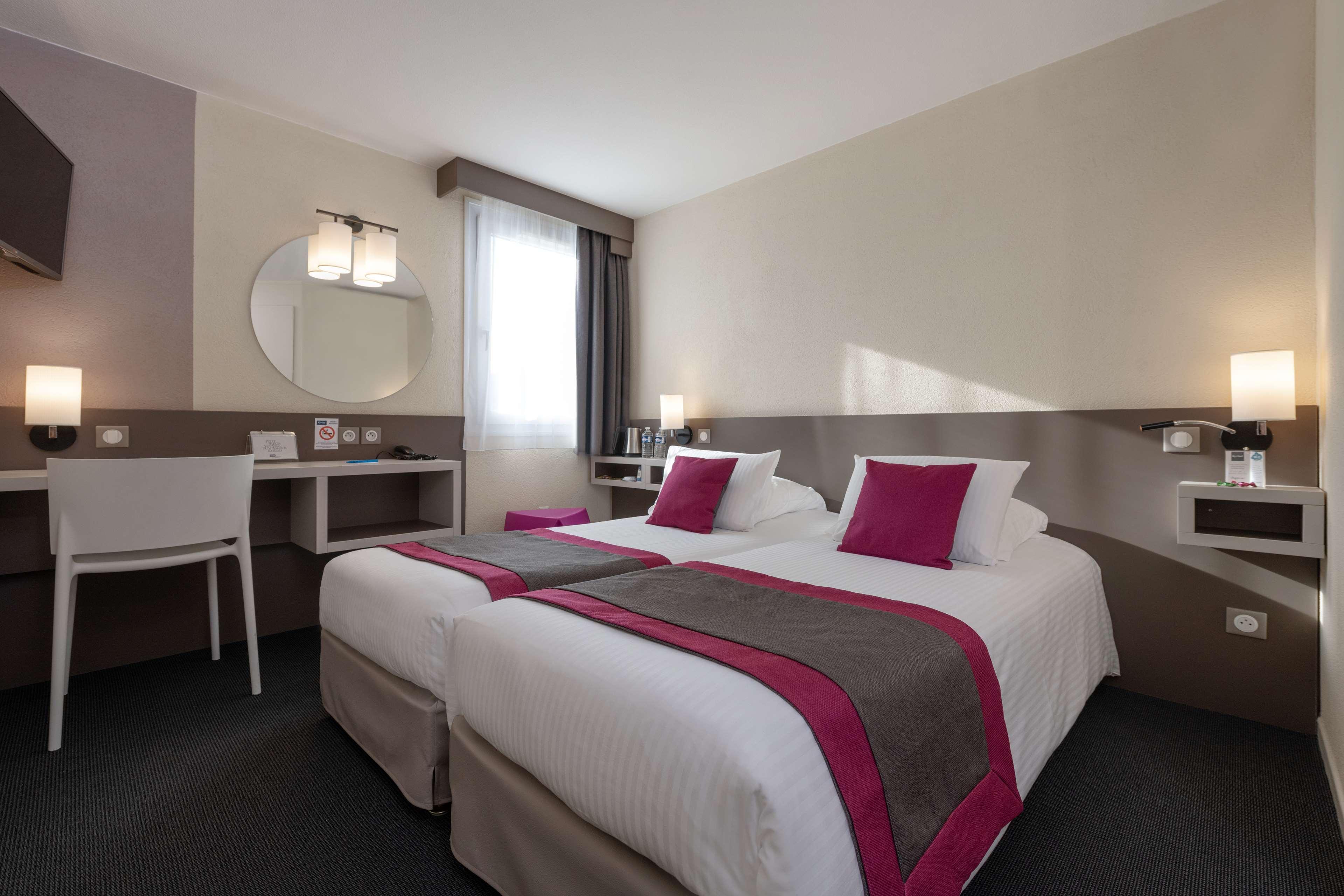Kyriad Hotel Lyon Живор Екстериор снимка