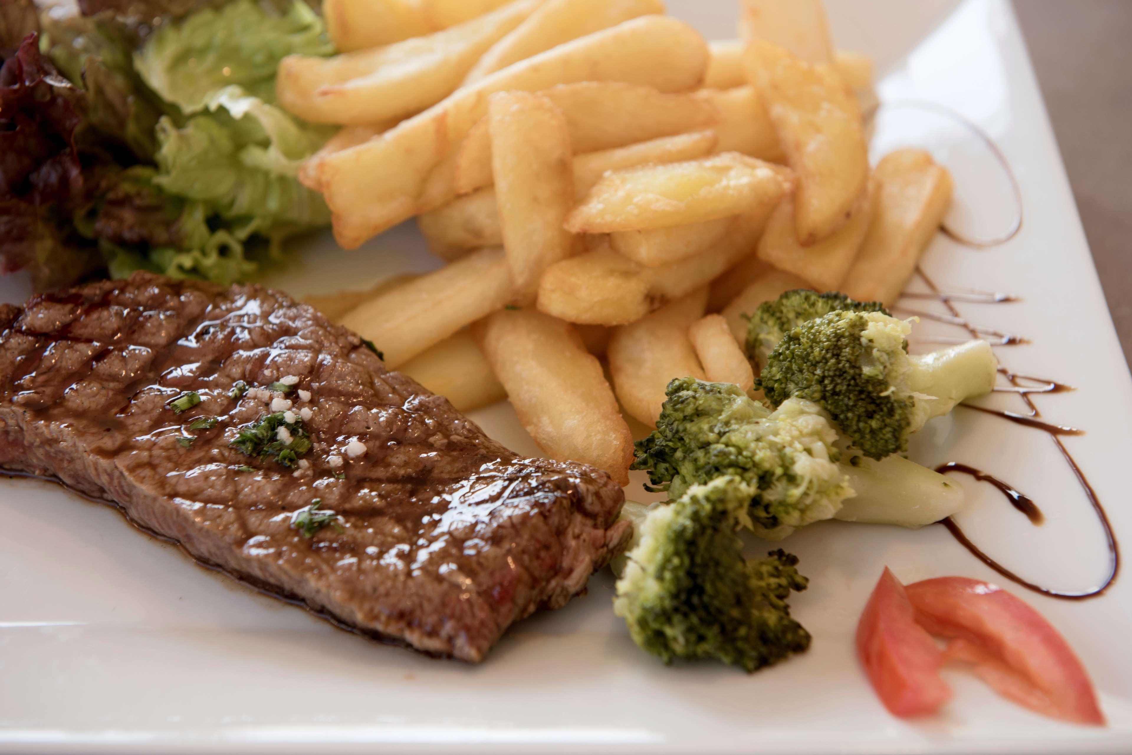 Kyriad Hotel Lyon Живор Екстериор снимка
