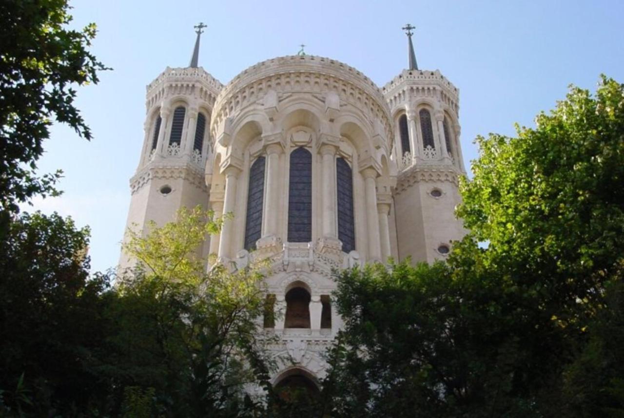 Kyriad Hotel Lyon Живор Екстериор снимка